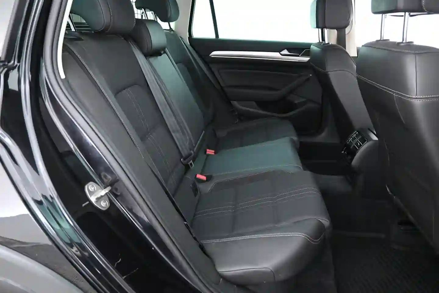 Car Image - 6FQ8JlNdHZYcGauotwxvni