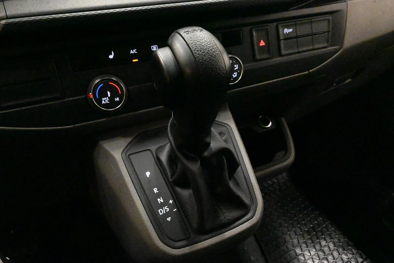 Car Image - 6S0UkQ3qijx9oEg3rE0tn4