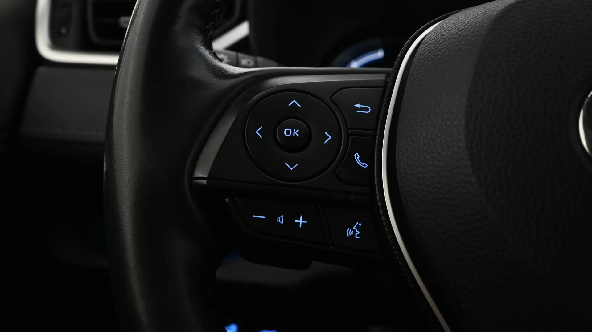 Car Image - 6Zj7MIr0LAv9MQAQ7jAZFo