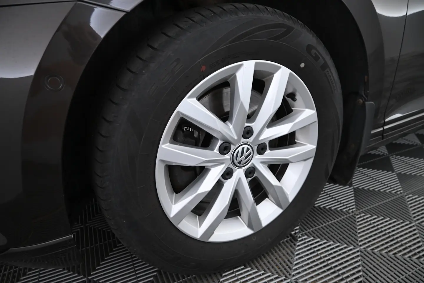 Car Image - 5Lk8D5xxhj55Hk9PhJi8Sb