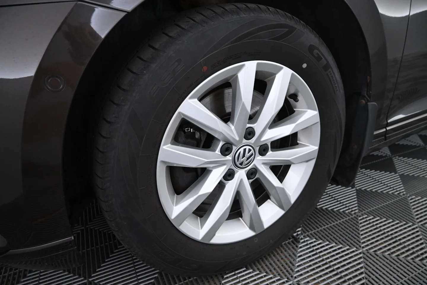 Car Image - 5Lk8D5xxhj55Hk9PhJi8Sb