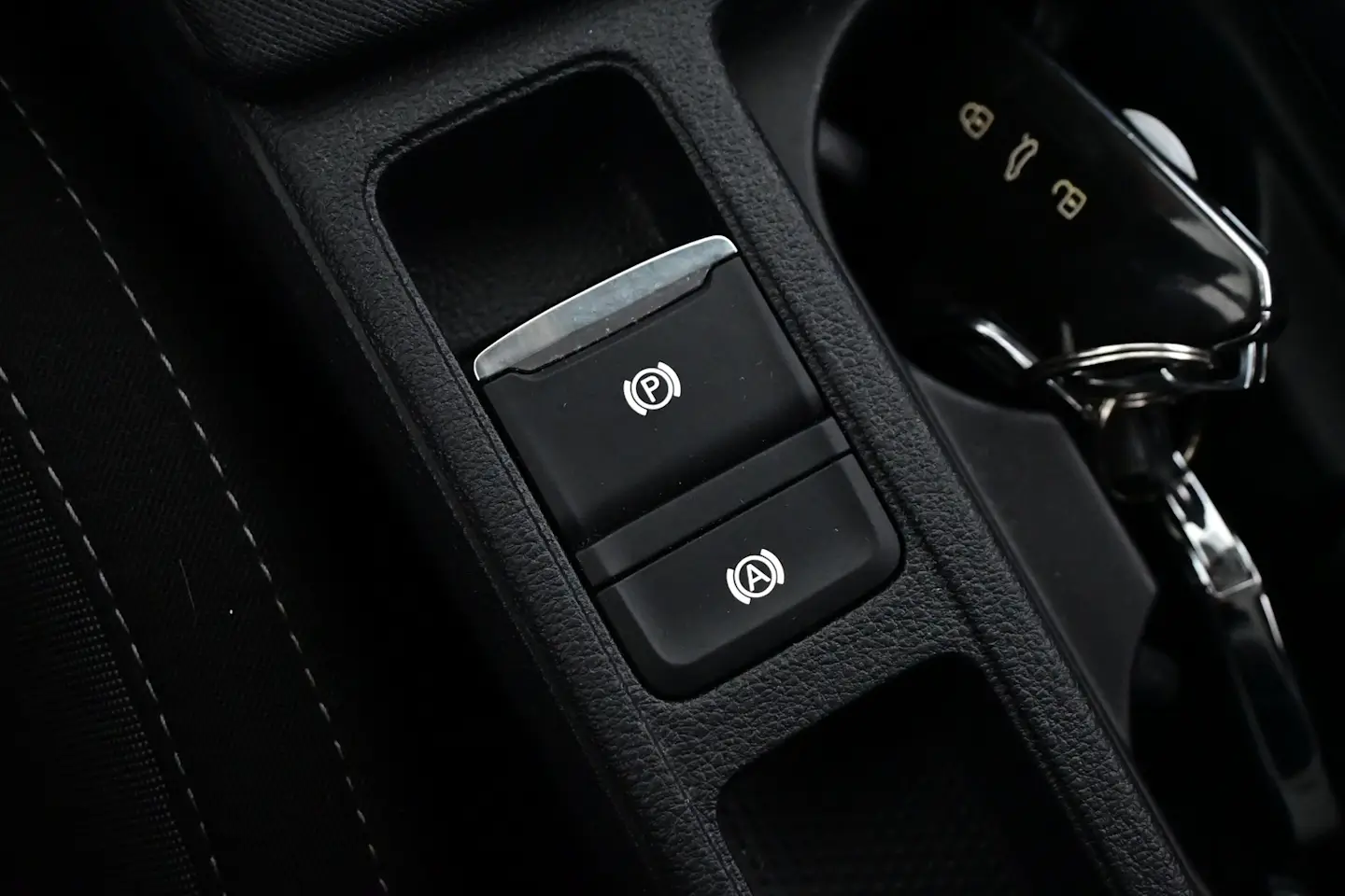 Car Image - 5nNtZq2MhUJ1lEXYUigf1
