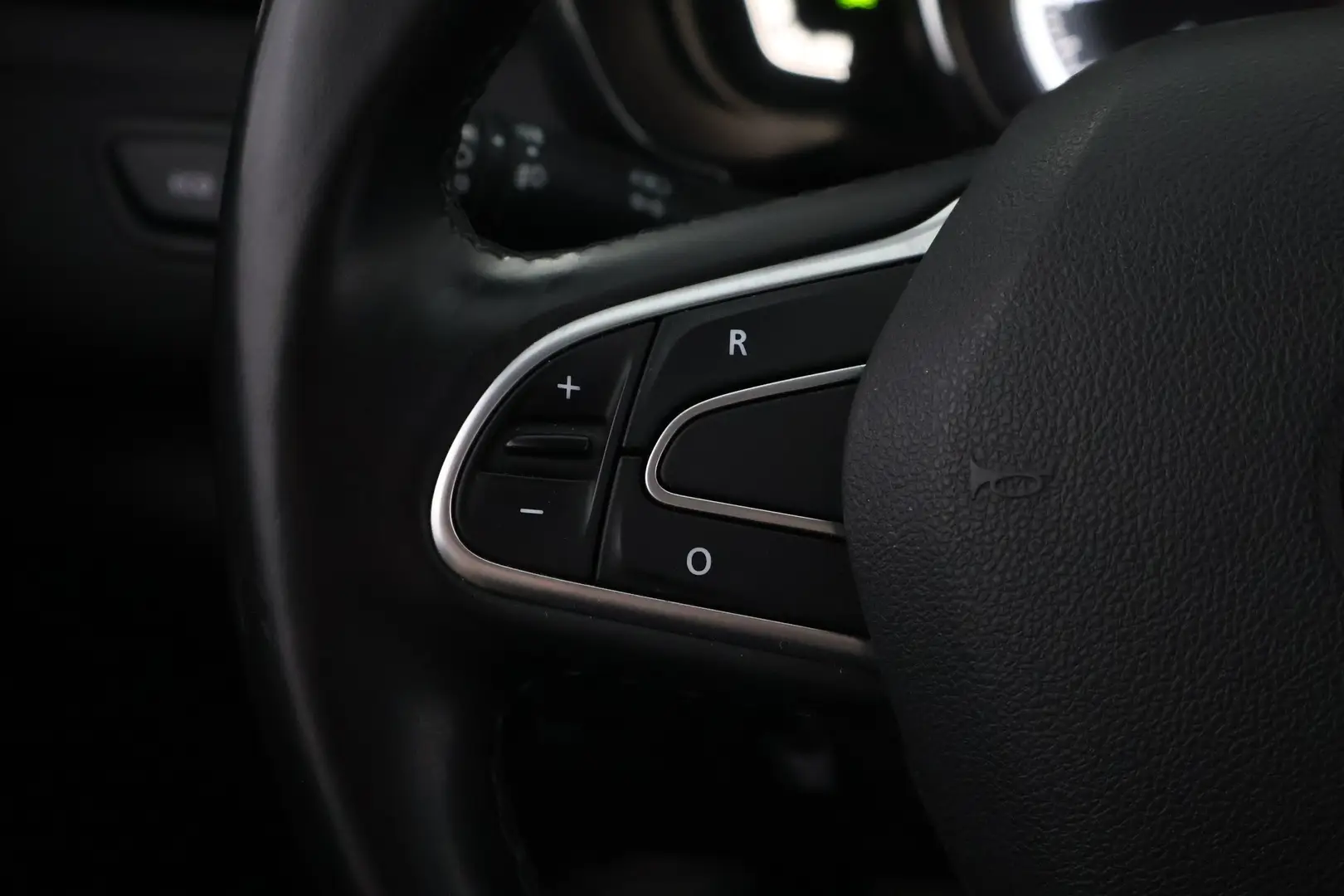Car Image - 7gNPqmdEvCSMk00Xb3lSUl