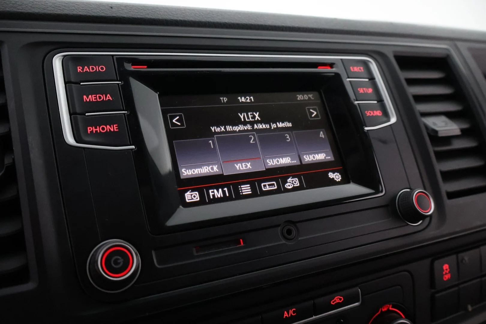 Car Image - QcSGfKC1bITArnyWr2cK9
