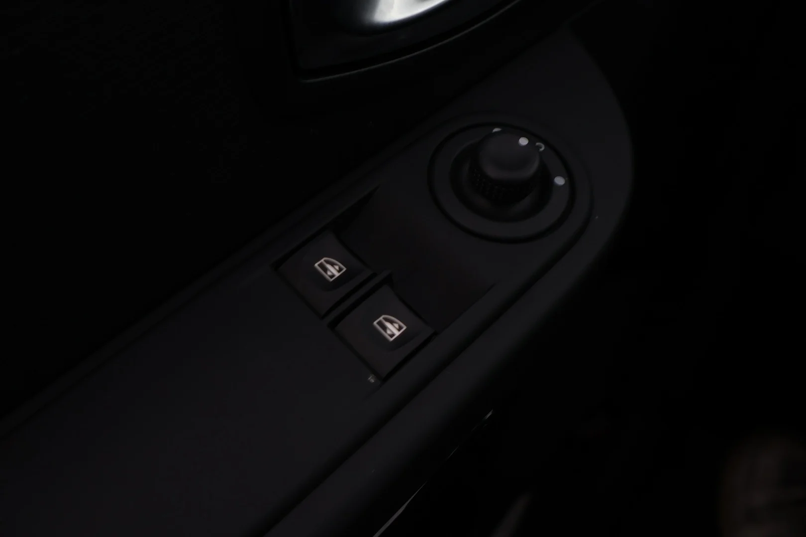 Car Image - 1KbG6rAYnoddXTHEFgBUAQ