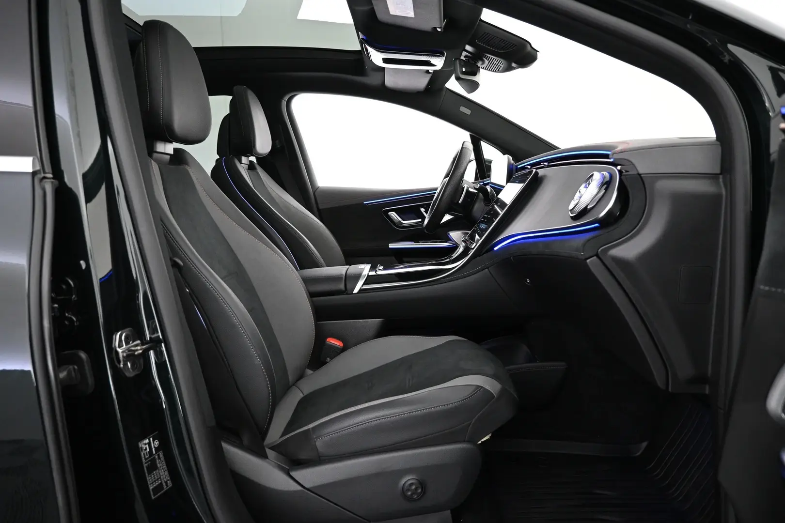 Car Image - 7r9IEPb7YRsH2MPAWavtYF