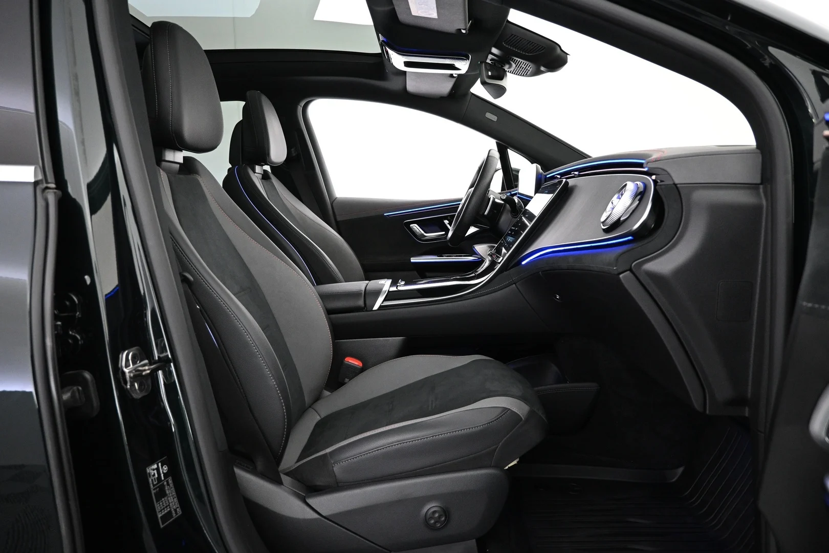 Car Image - 7r9IEPb7YRsH2MPAWavtYF