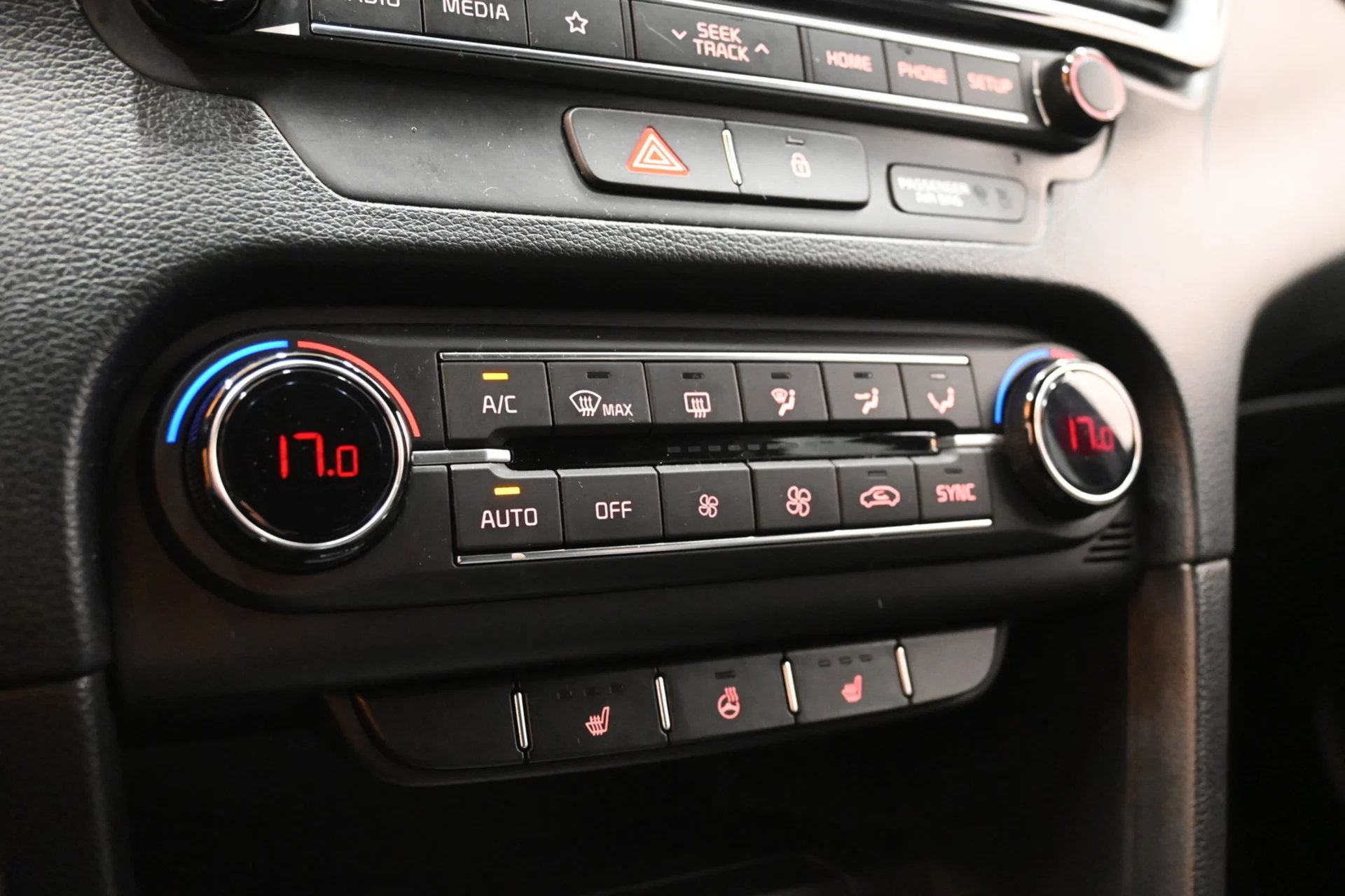 Car Image - 3VIfji0jppKKKHT40e54pC