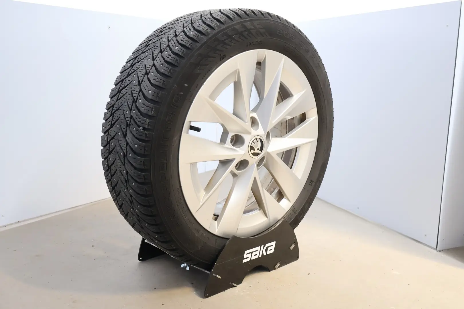 Car Image - 3glcVwAlarWvT33ixx13Nn