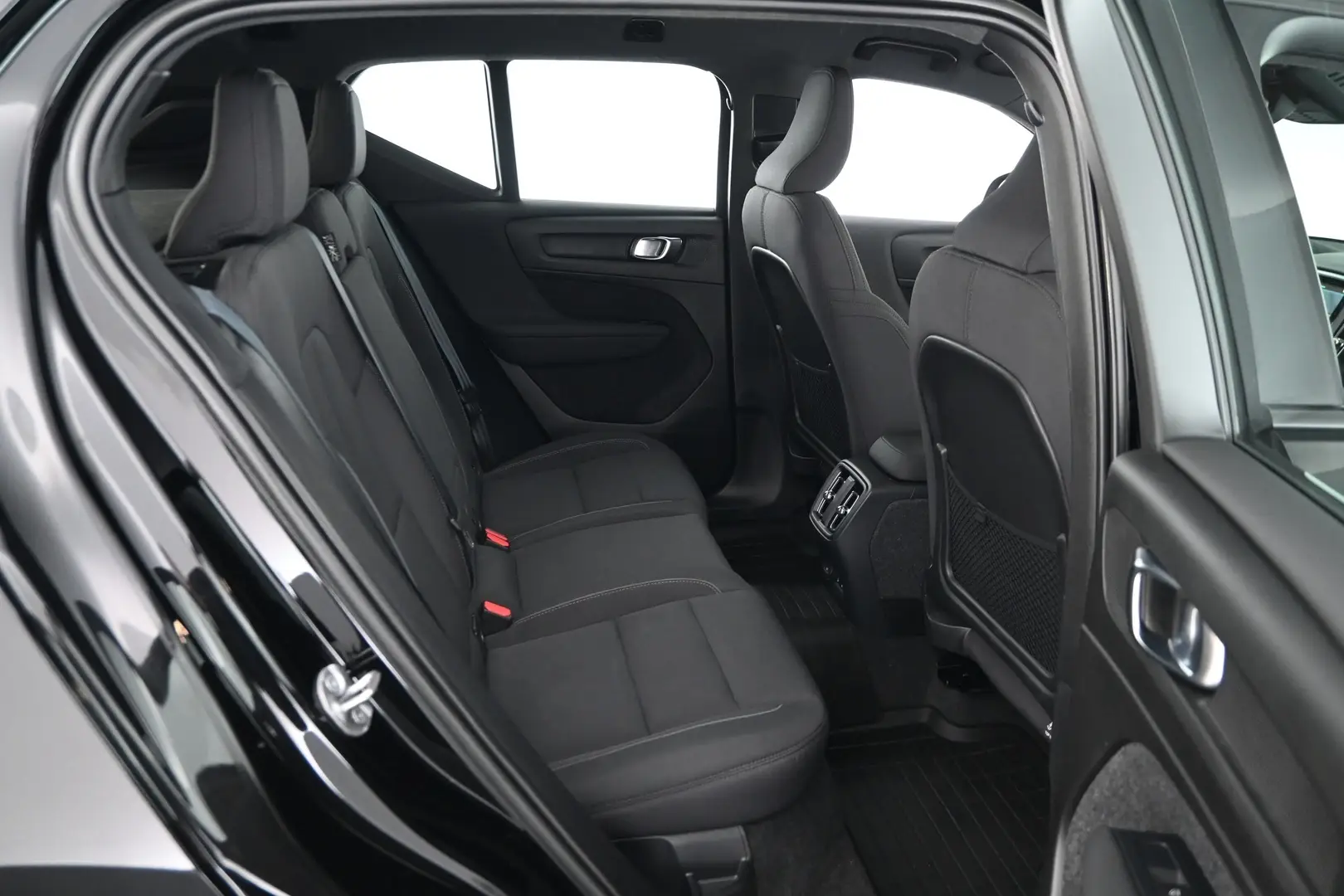 Car Image - 6UUEM8Pmt991v7jSu1PdYo