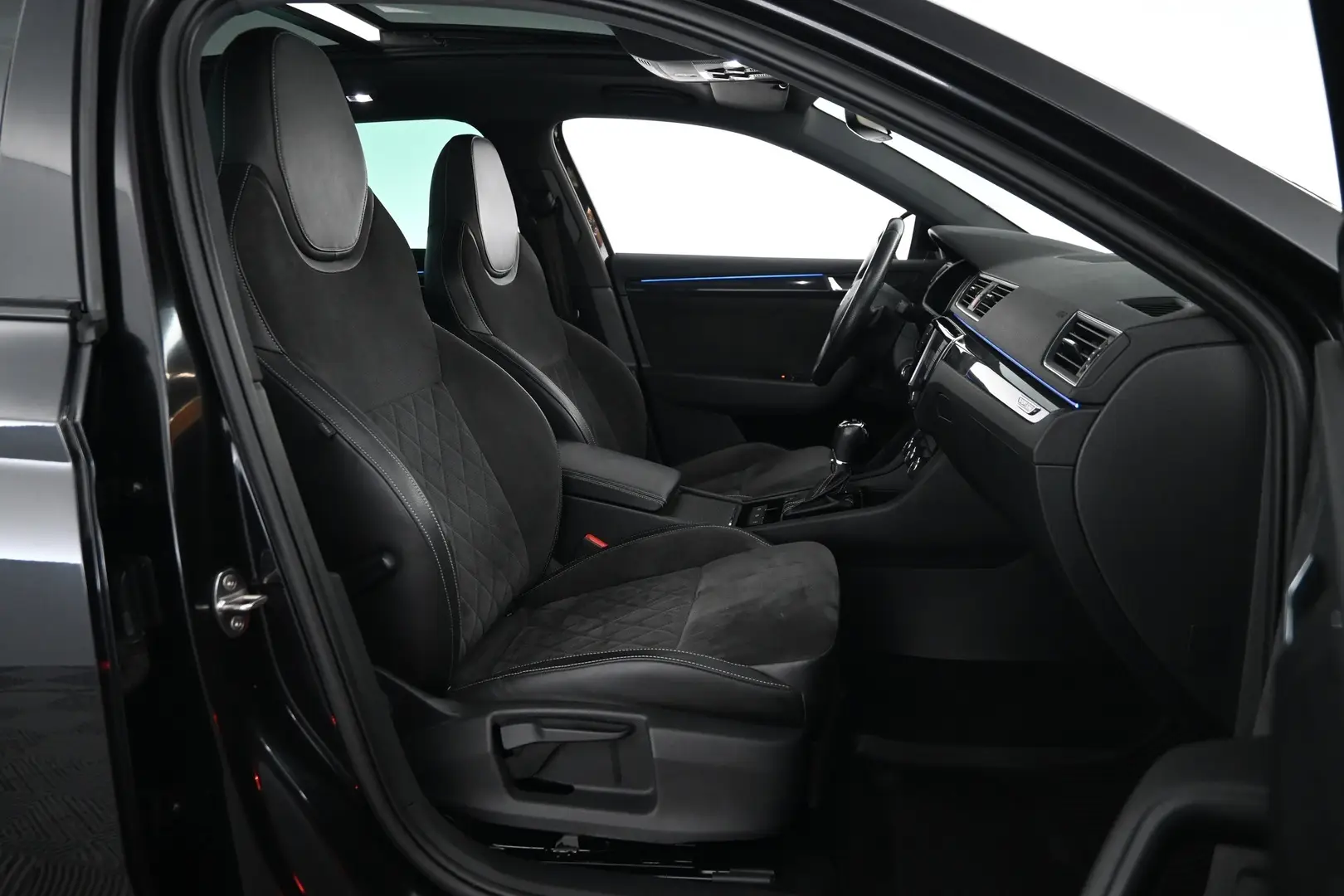 Car Image - 7l7xQnrKvtWh5xEZfl6AOg