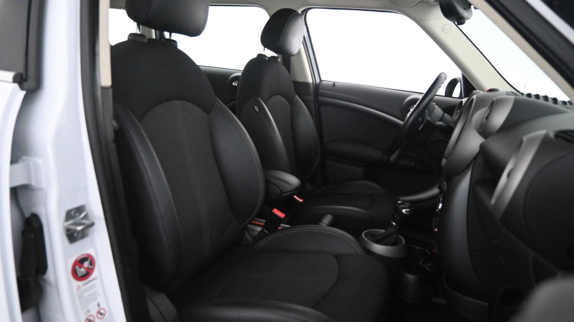 Car Image - 7L4JUNeMY1B3FzBmq14IlO