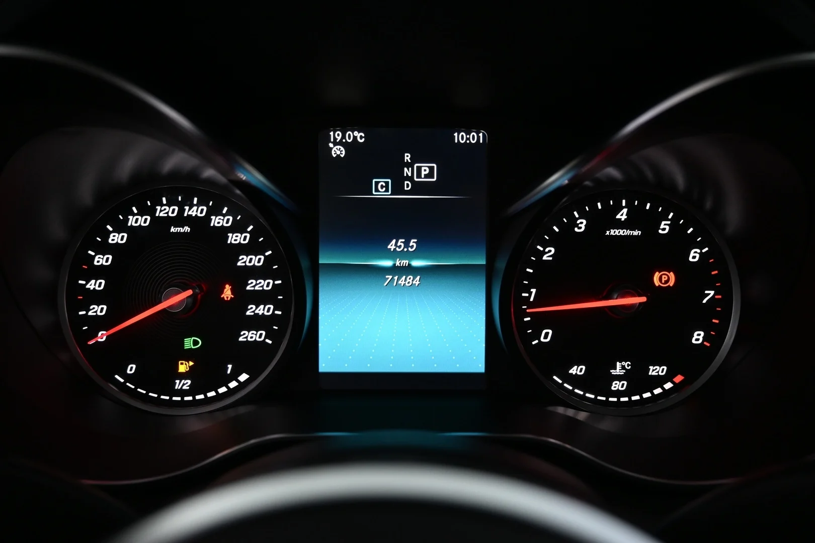 Car Image - 2SsqXMjY9MV1r5rCEtqHZa