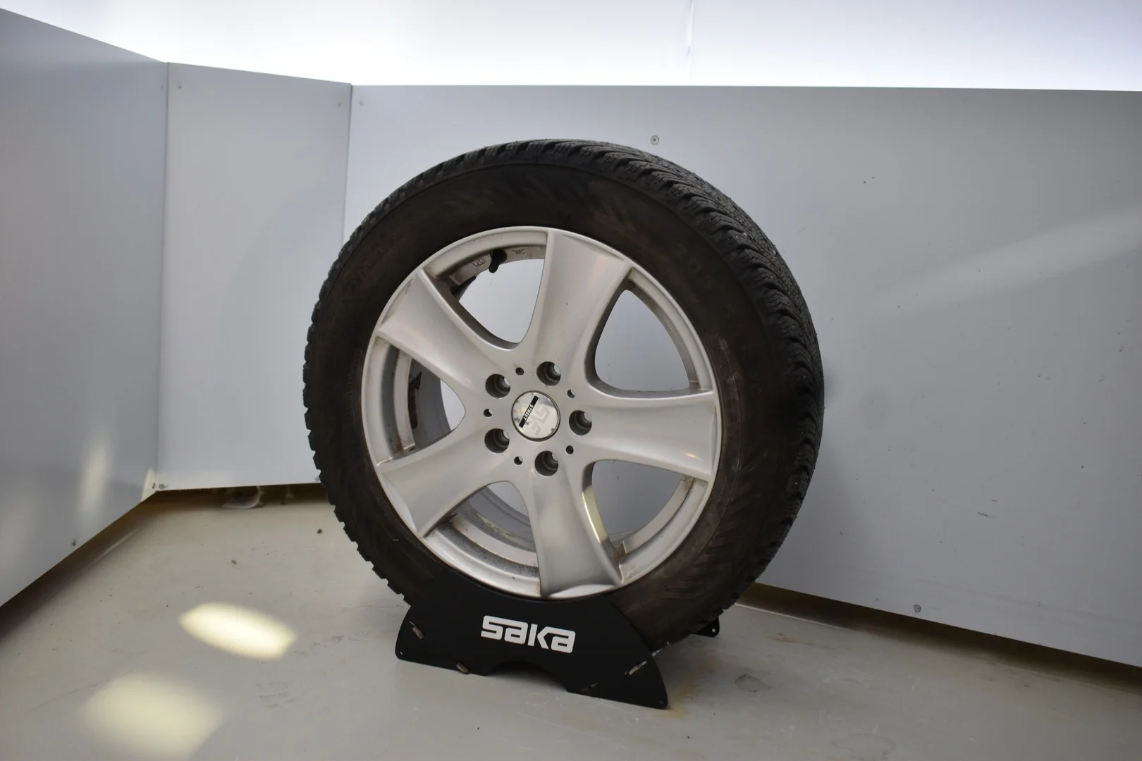 Car Image - 2zyiy1cli5QgAD4EVd4WIl