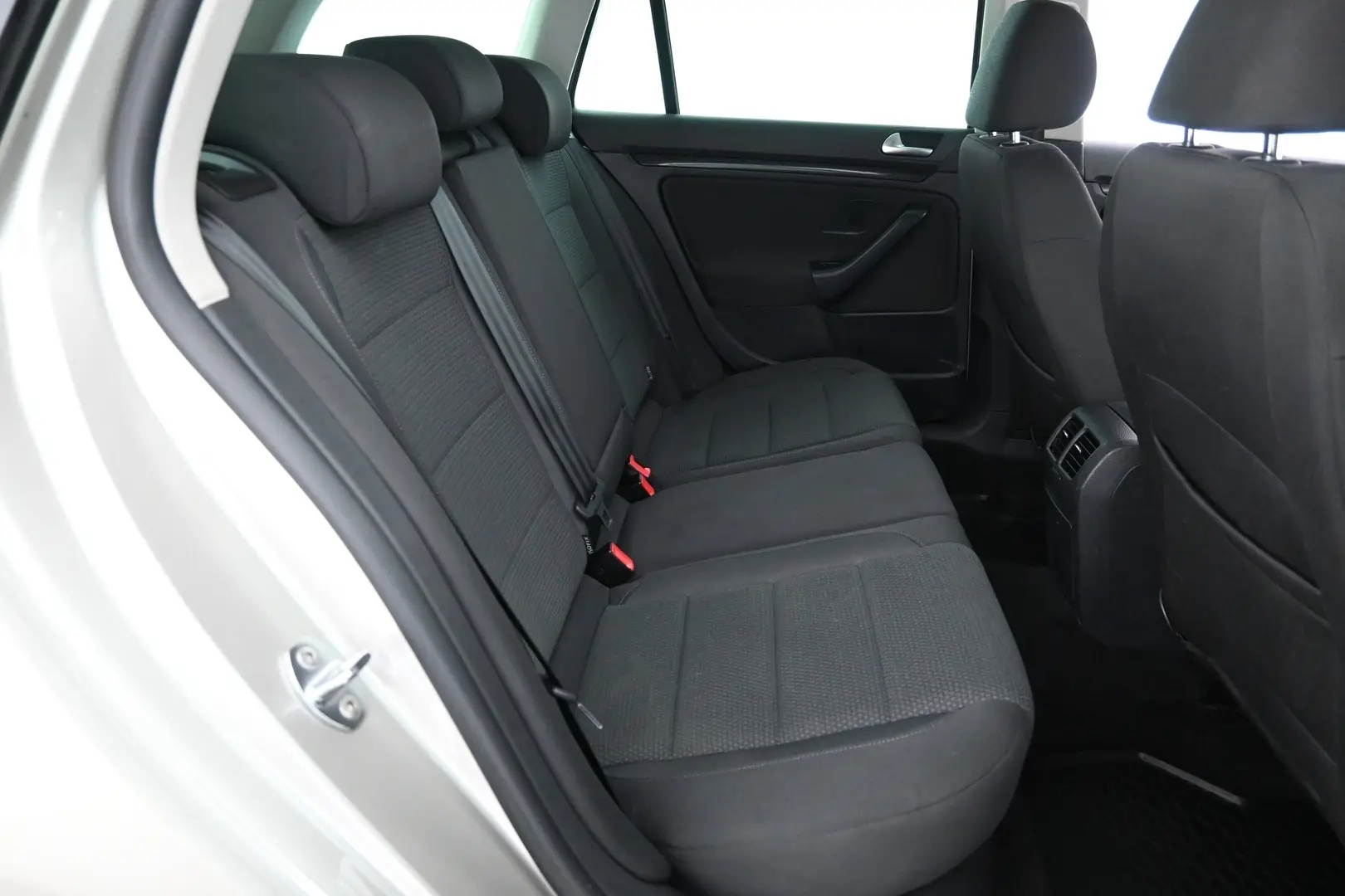 Car Image - 6smazAsYCnRfkk1DqAOOOQ