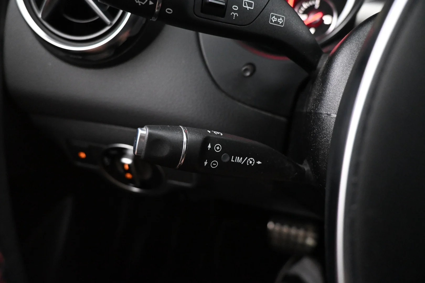 Car Image - 338ewkYhmoKw3i260mDYYz