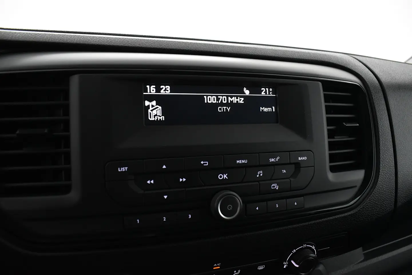 Car Image - 3fOXr4ROz6XUyXjg6n3RXw