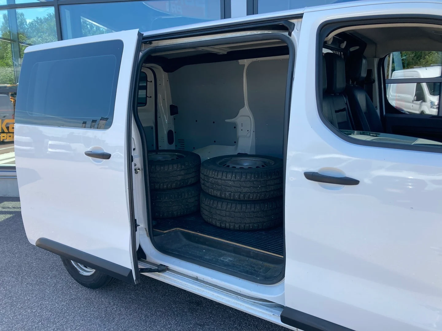 Car Image - 6mtU7L5LsHrQFibshwtaHF