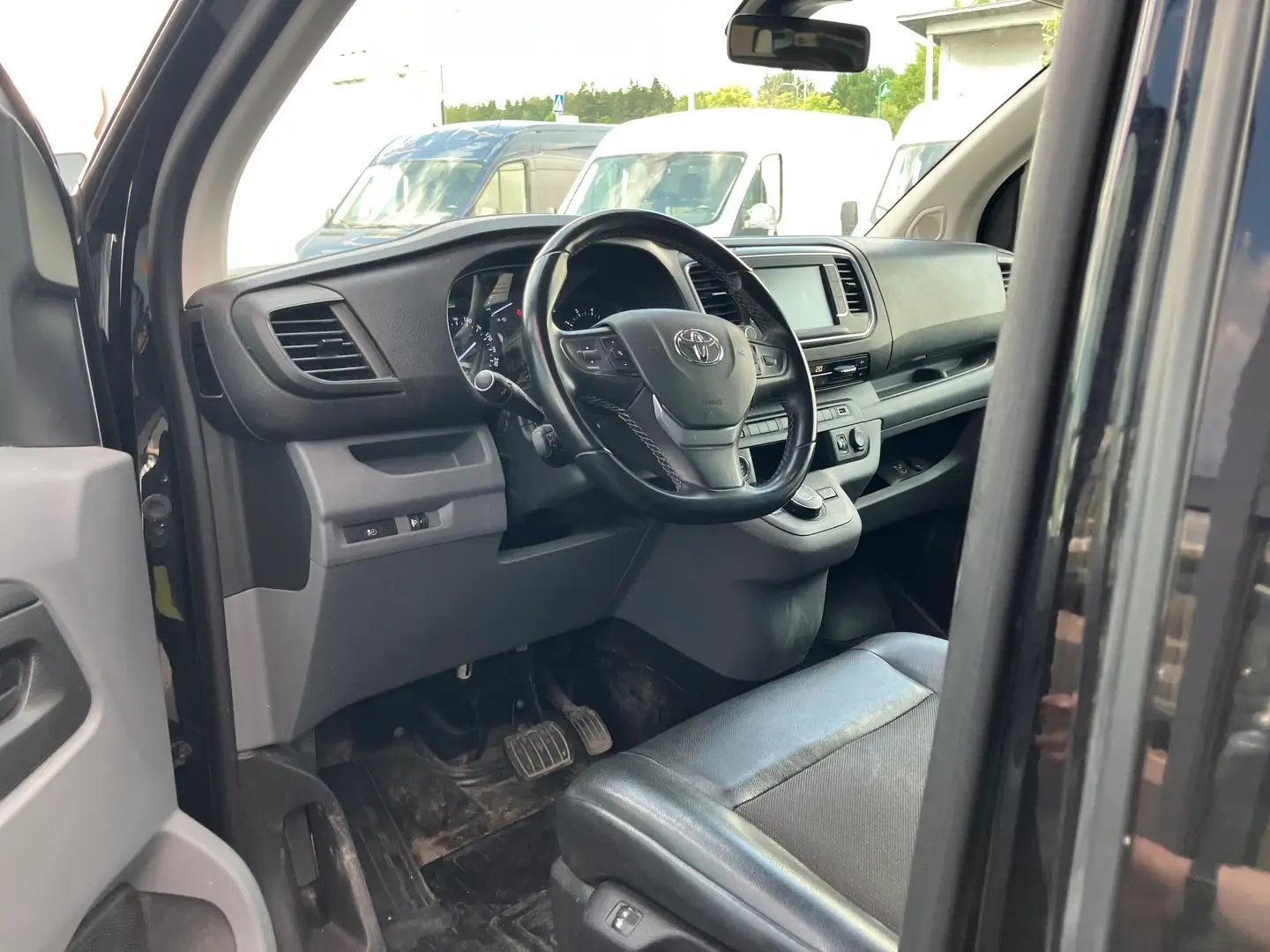 Car Image - 5q4VgY5CGR7wZQK4Uixphb