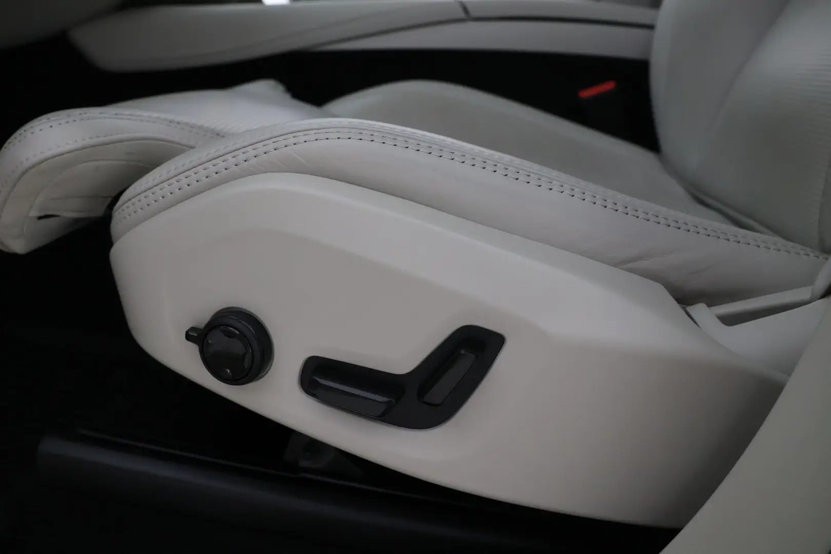 Car Image - 5dshvLlhDgm53aytCDhXQR