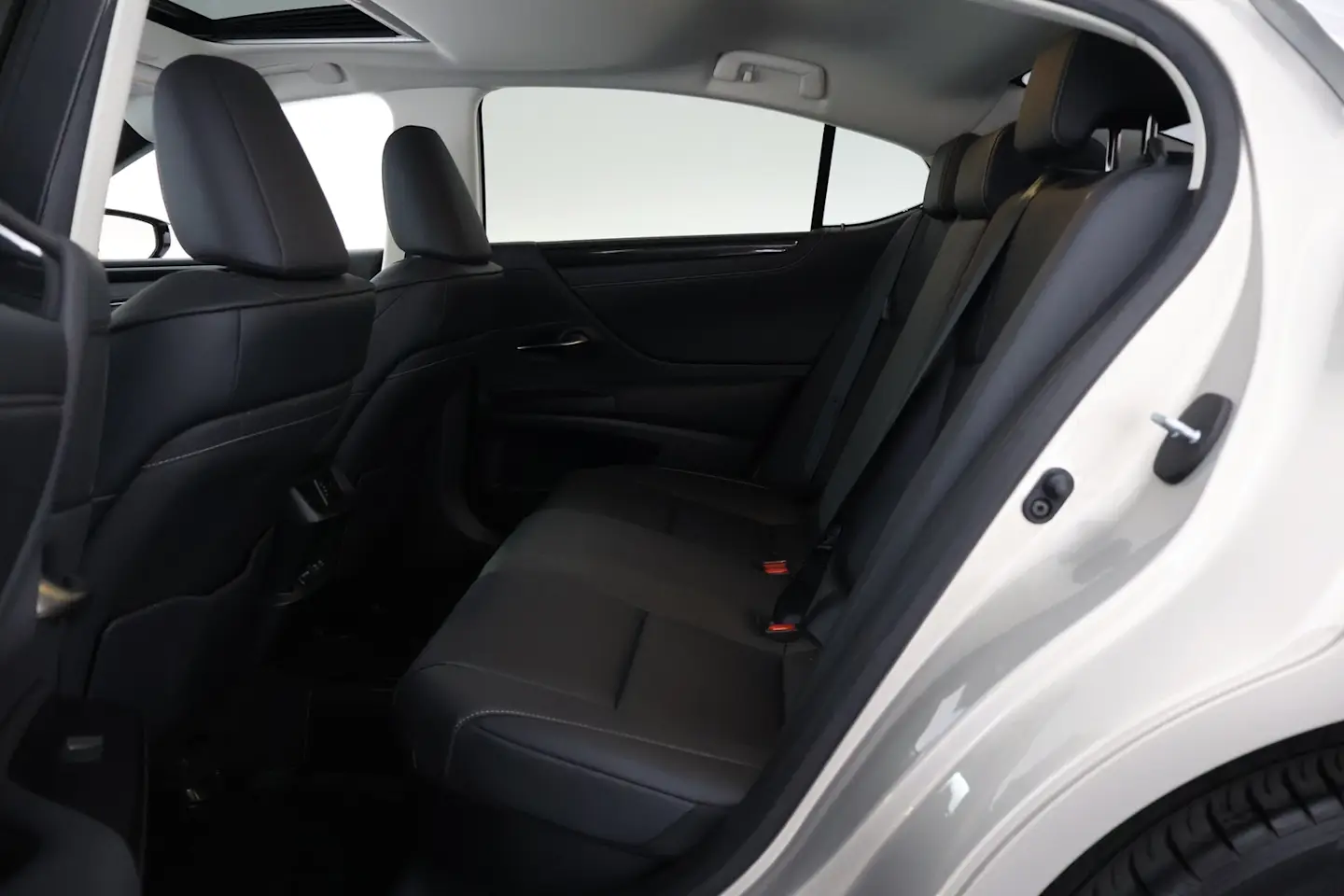 Car Image - 2sTLXuIUQt5Rx2GIwdN48F