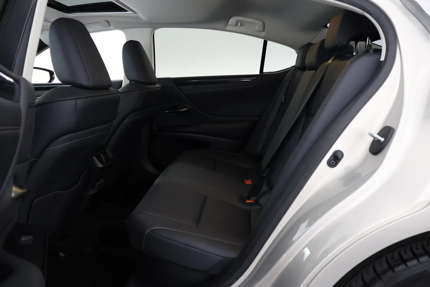 Car Image - 2sTLXuIUQt5Rx2GIwdN48F
