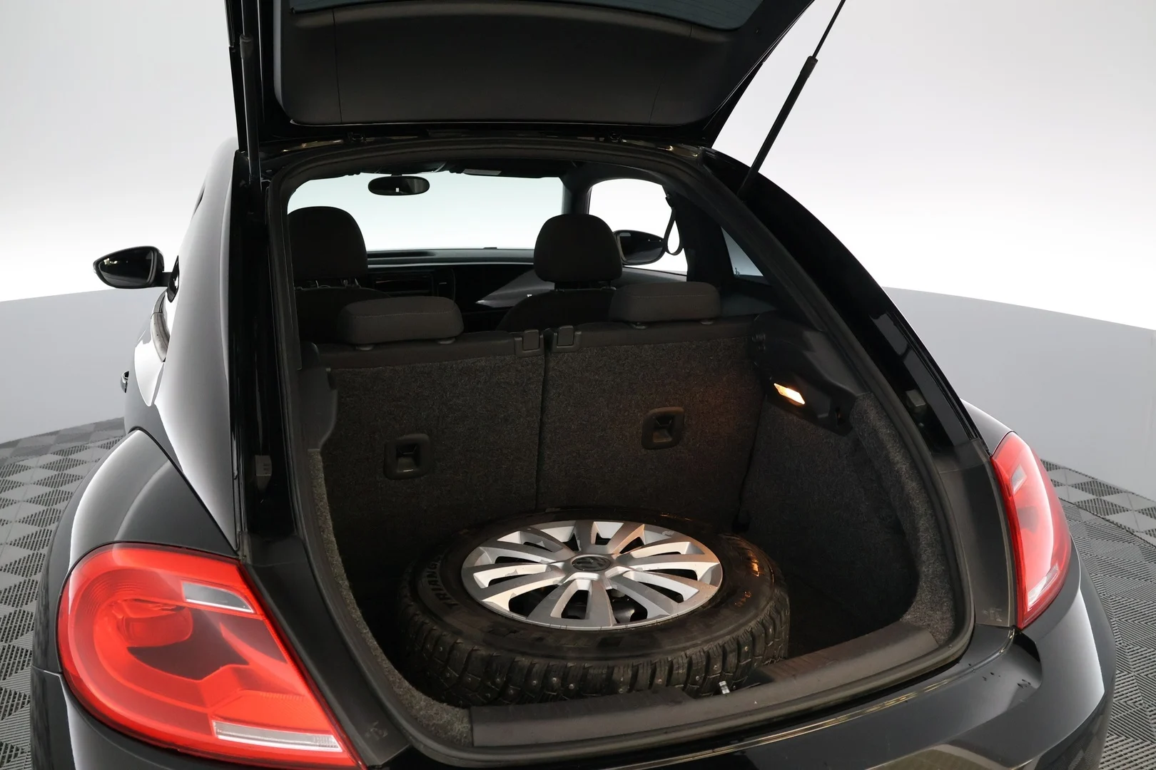Car Image - 5zAnF2y8bQutJhYm7pqvBs