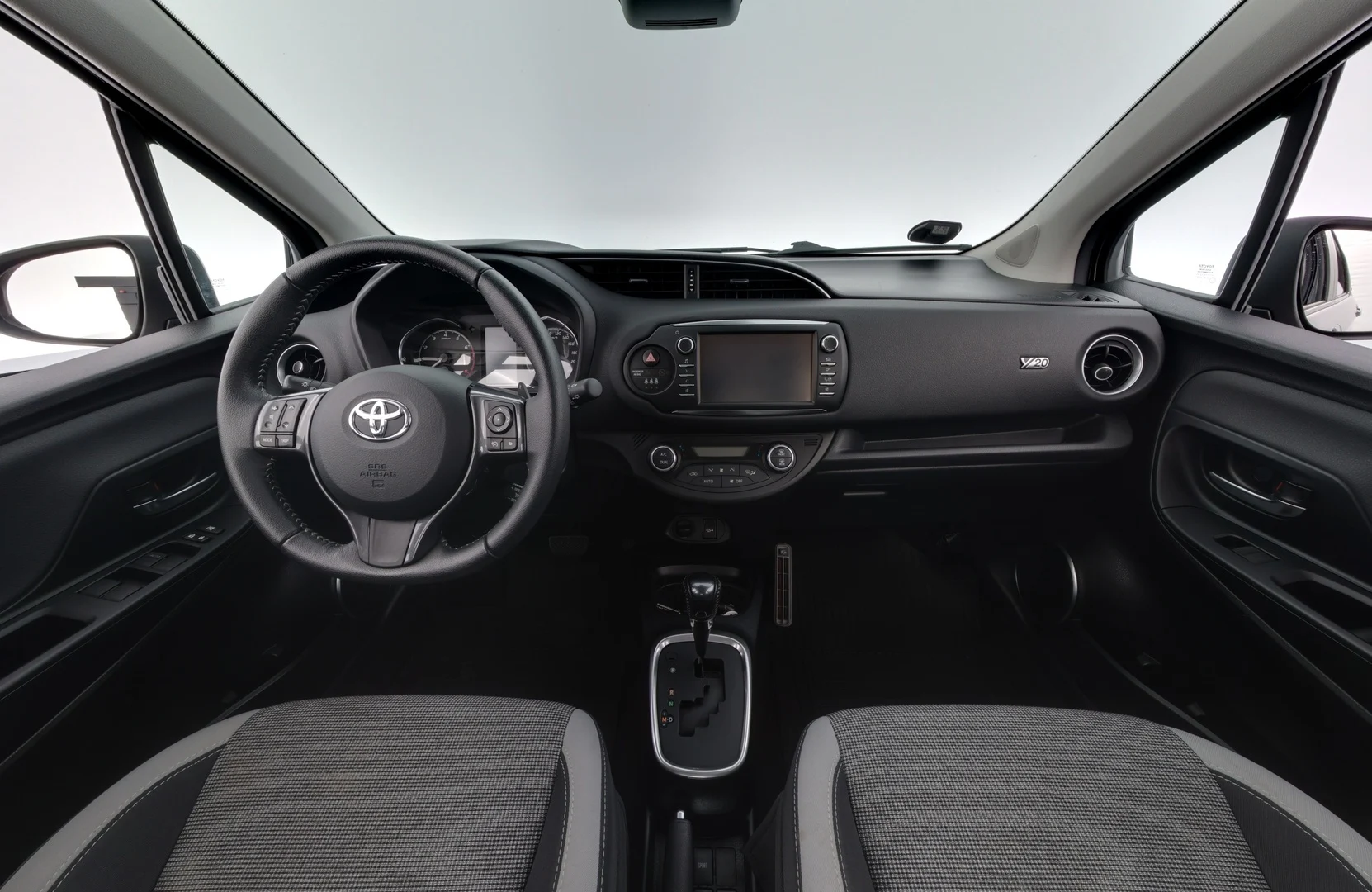 Car Image - 1FVcUnLmlvrwfTcT0AwLPe
