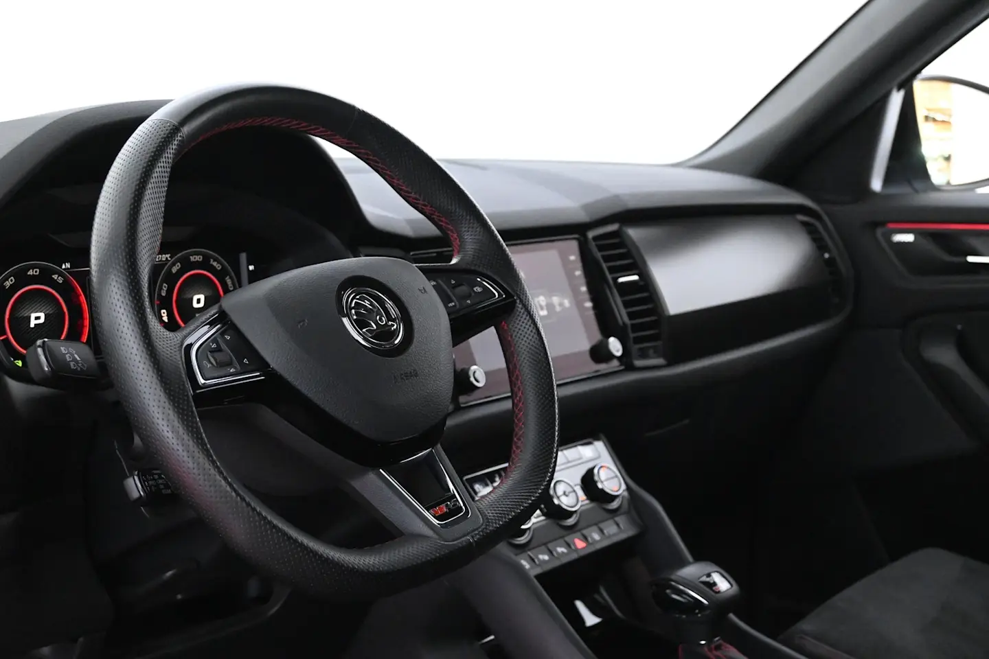 Car Image - 4kWf4DLbzT6Cdh8F7LGxhS