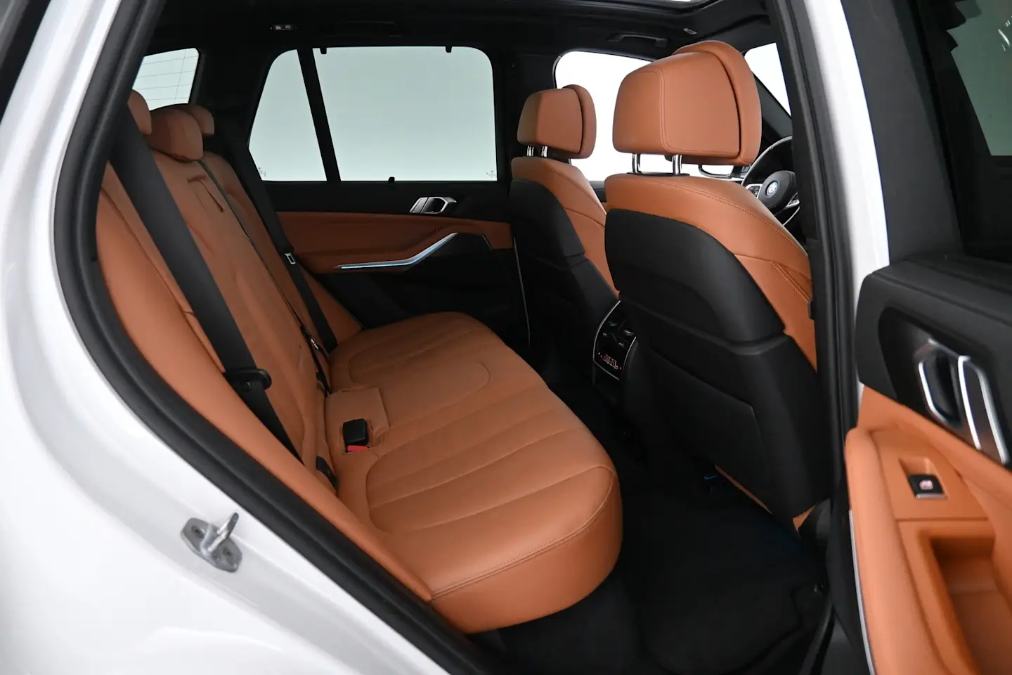 Car Image - 1YtSxRybyeRbrRFbOOCYmN