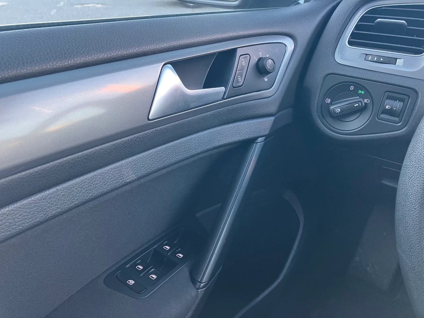 Car Image - 37L0eViZYPzw7DJrv4JSwg