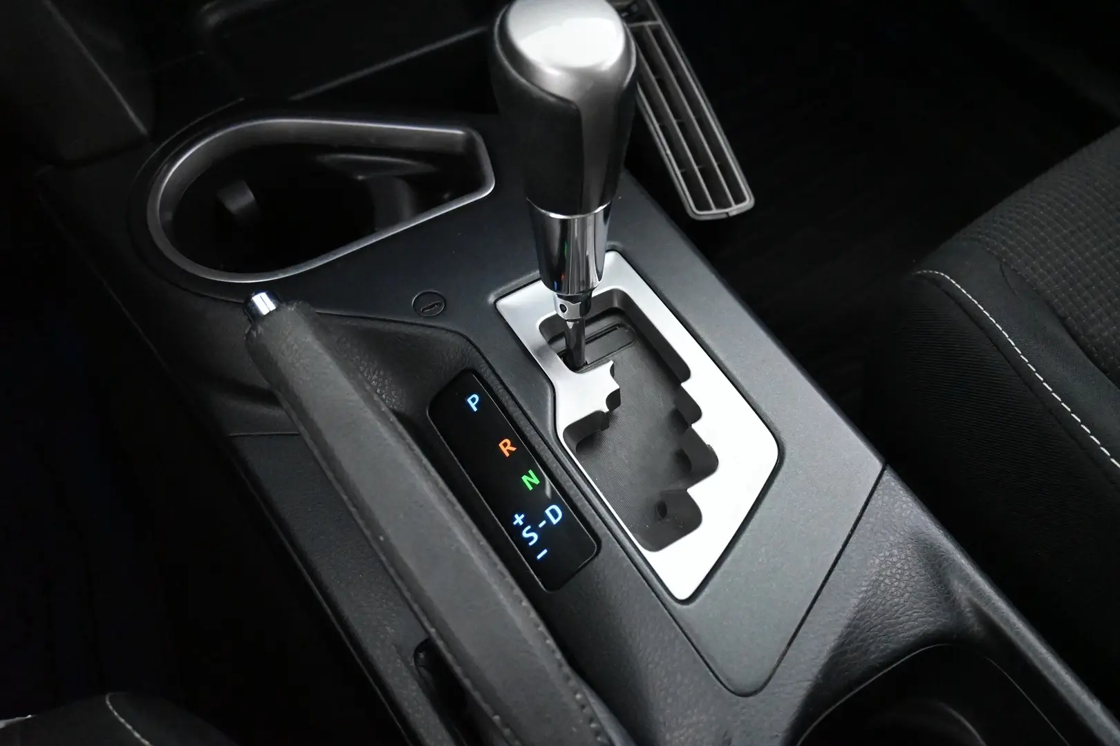 Car Image - 3R9uQyrhiu89yYY1yDeiW4