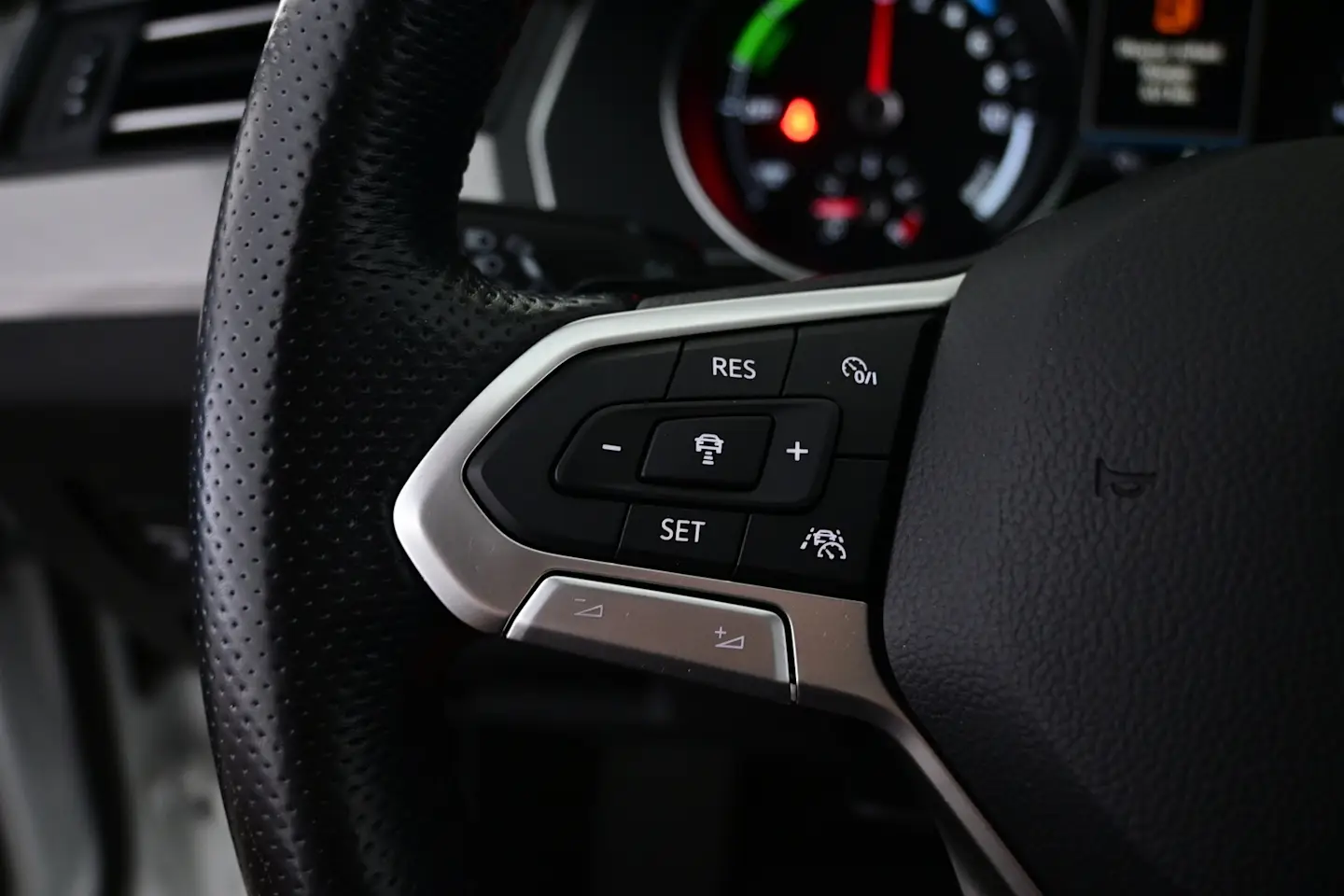 Car Image - 6sBfrKlQNtotmlhrld6aHo