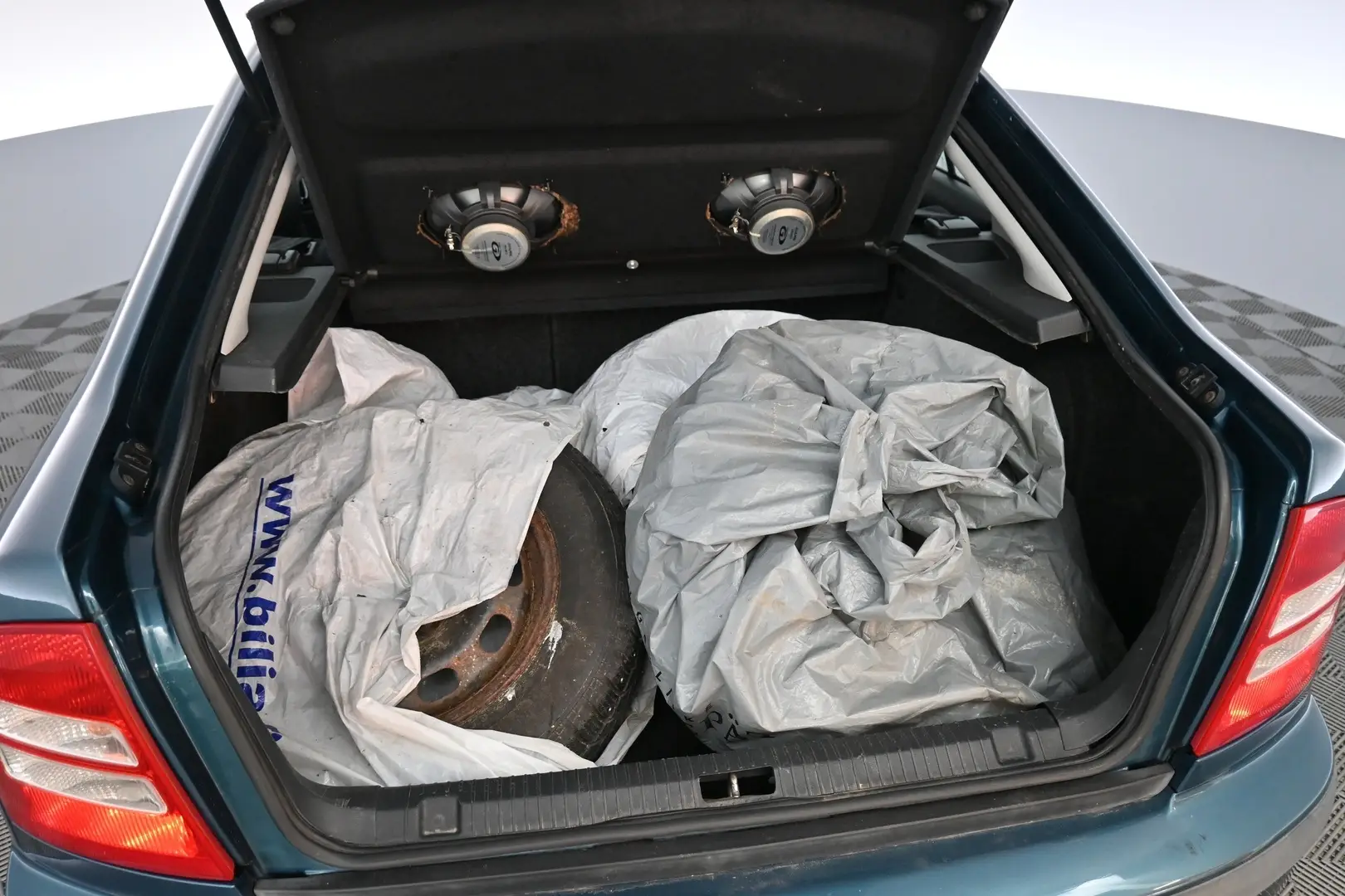 Car Image - 2L0oXsK3APjarkPiTFpnpW