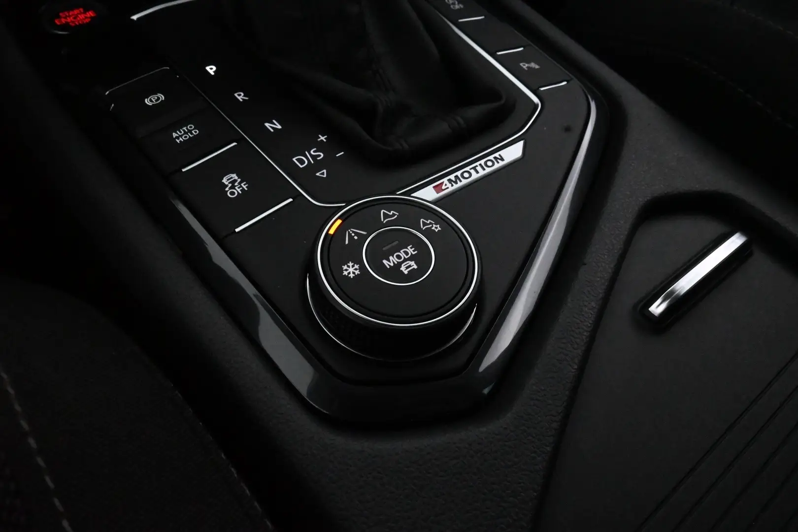 Car Image - 7roiZI2crZLgX8wKaUnJHG