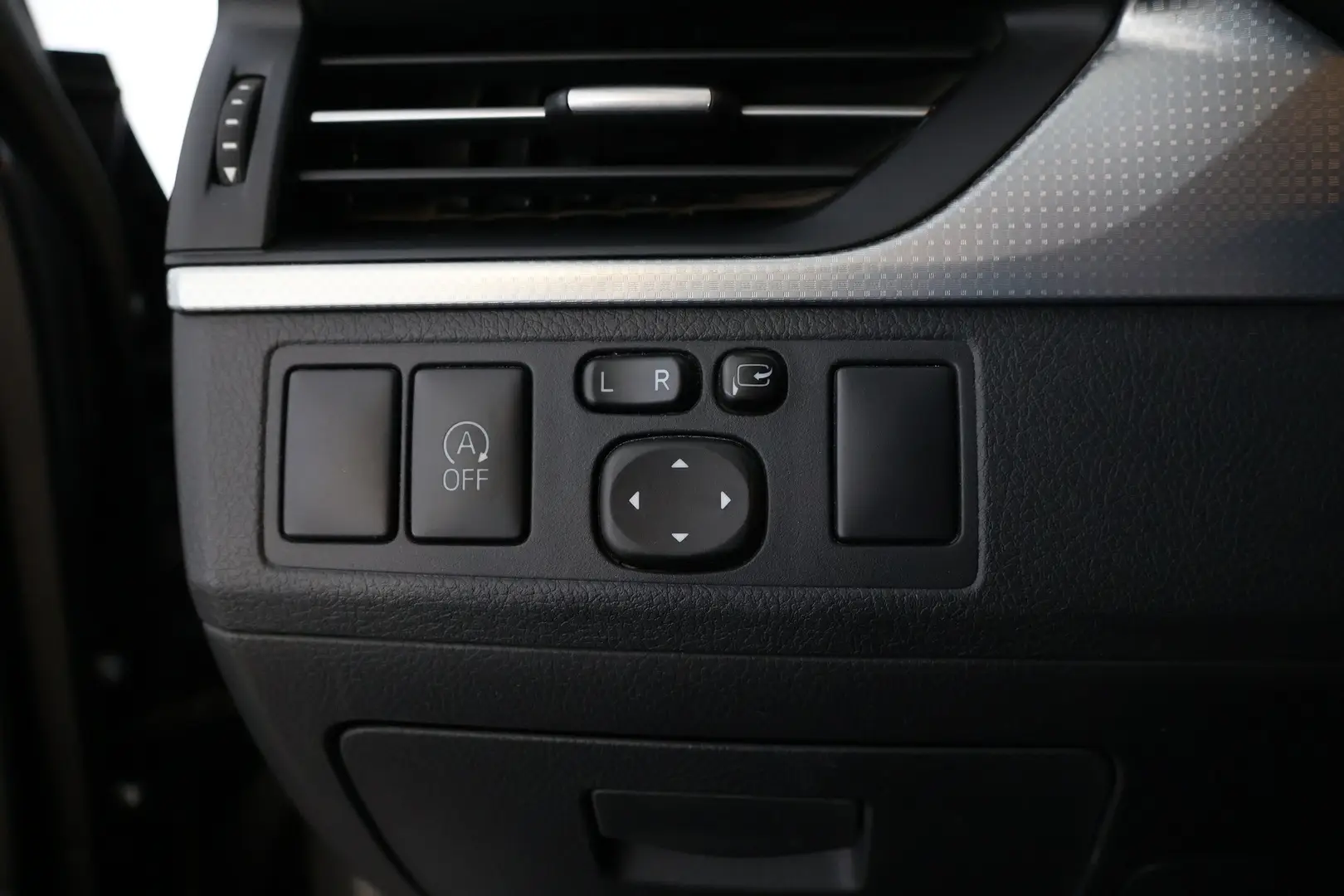 Car Image - 1e9IoSSh20jtRuiEIC0XiH