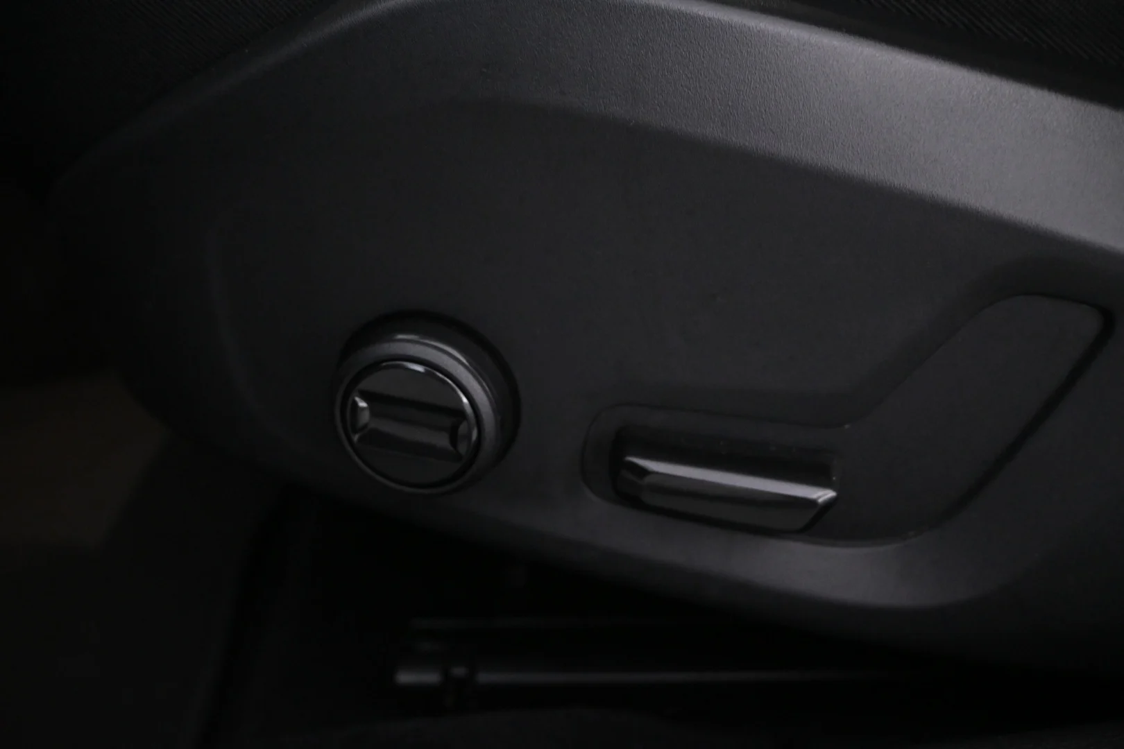 Car Image - 1KRxiIJaJqmbCF56xfIyKw