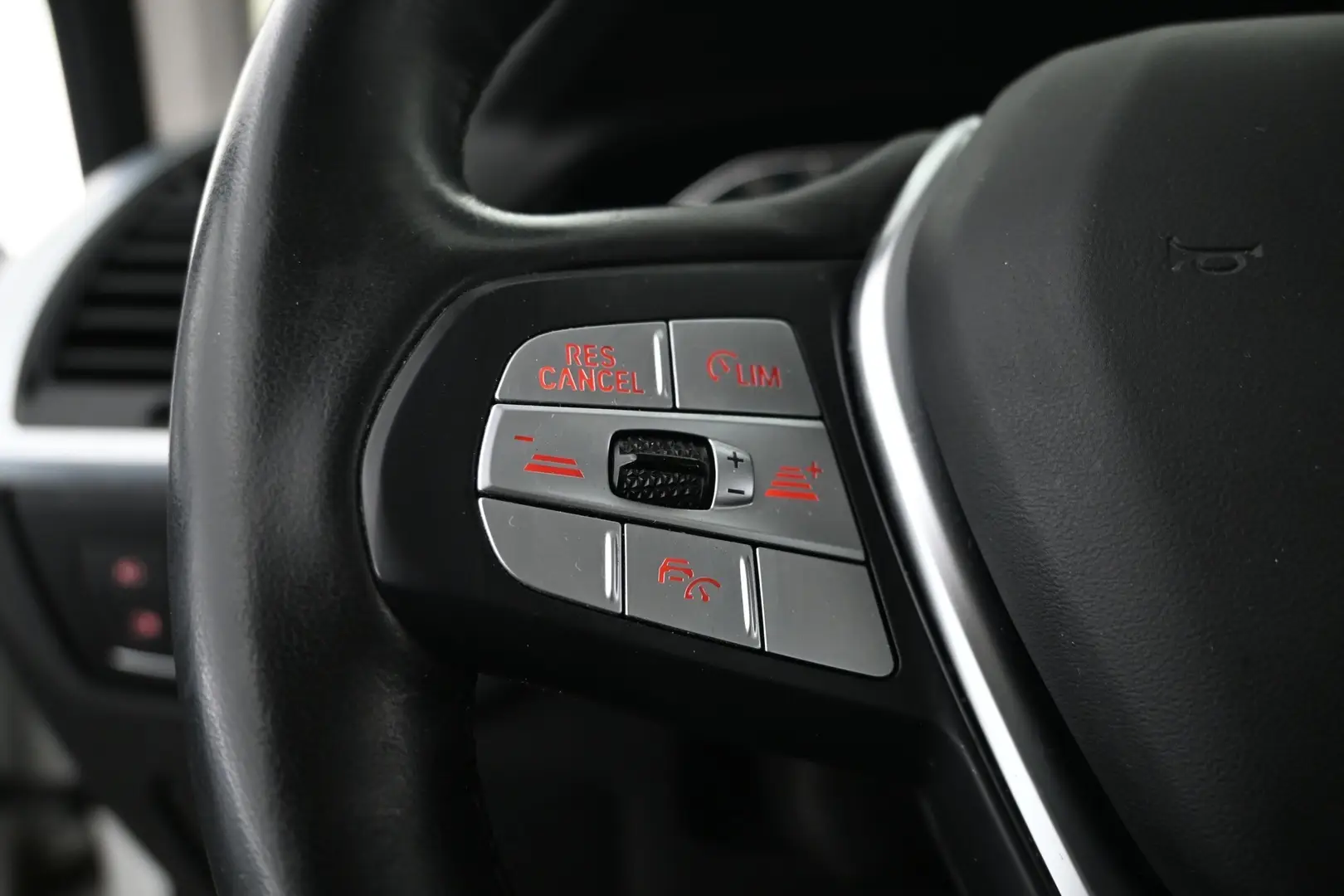 Car Image - 47kYgrp810B0qFwwN8bBXW