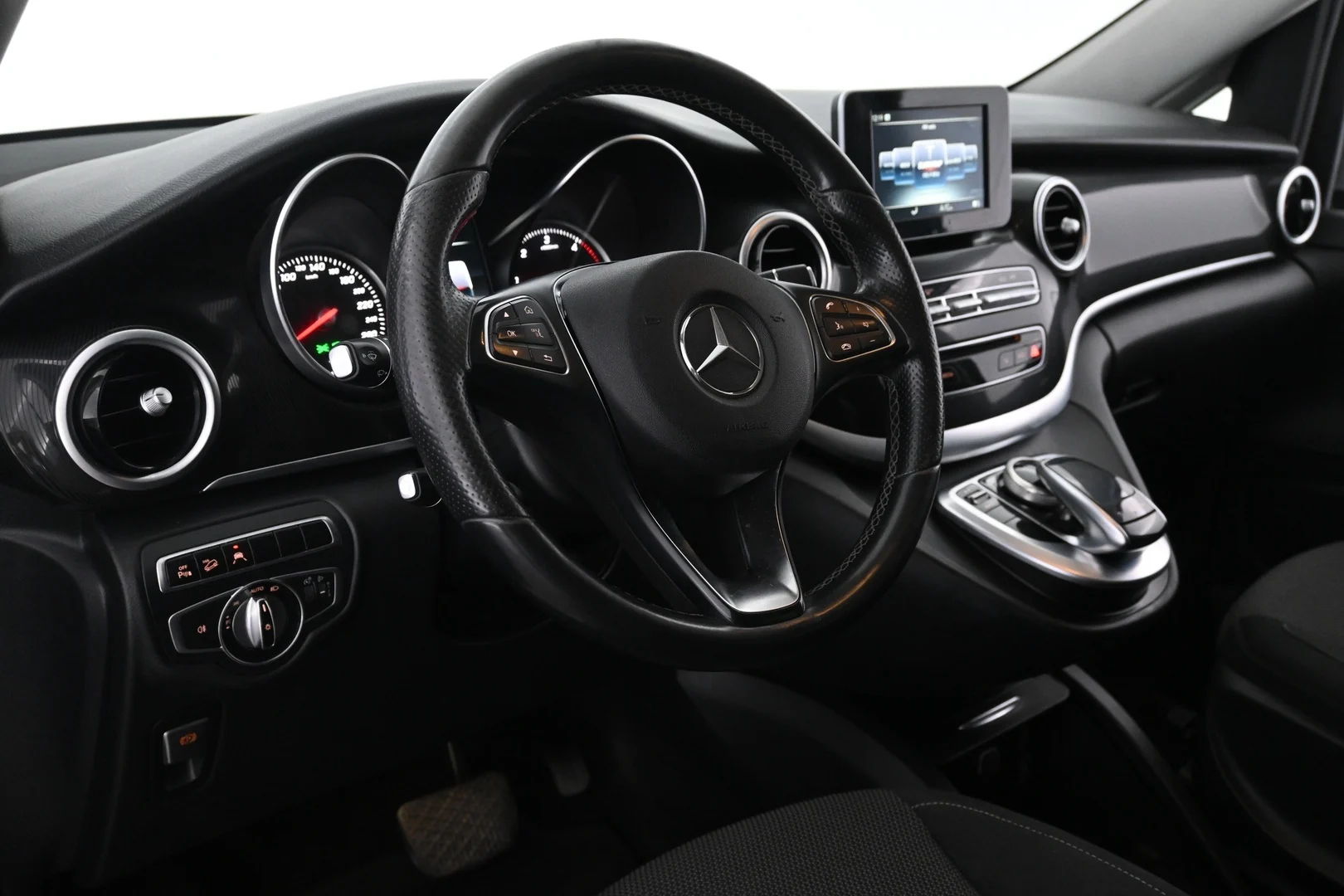 Car Image - 3d4GOmoyK8Vd9OIsp1mowk