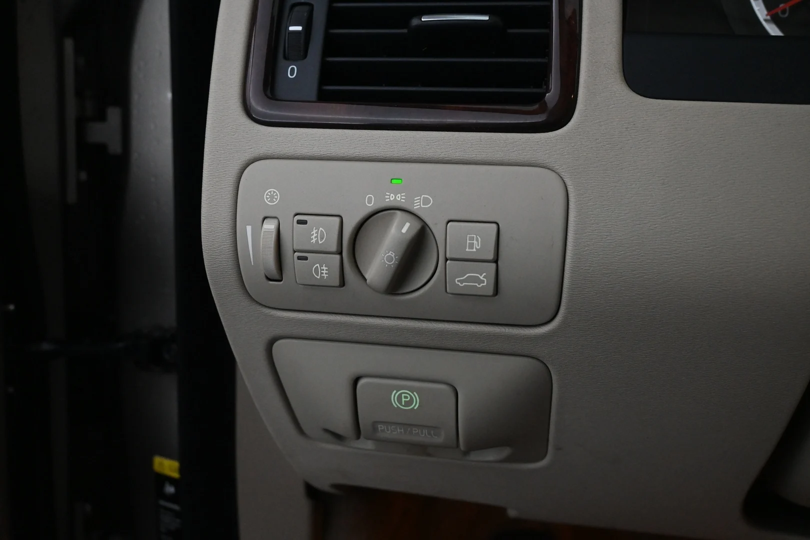 Car Image - 6j8Z0CrMx5IXVNyZ3VVeZO