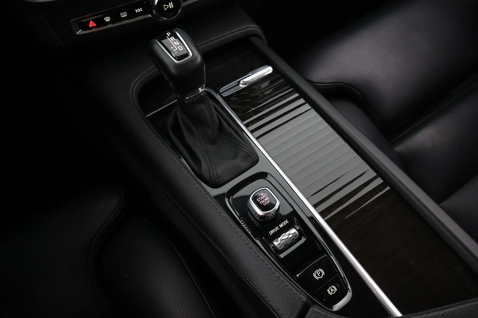 Car Image - 2i06vuxnwWM18zt0dfOza7