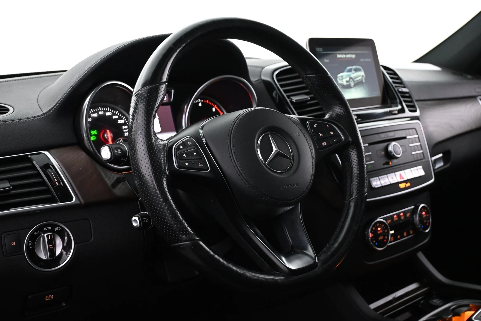 Car Image - 4aiFFdU75BqWgshtyqki8E