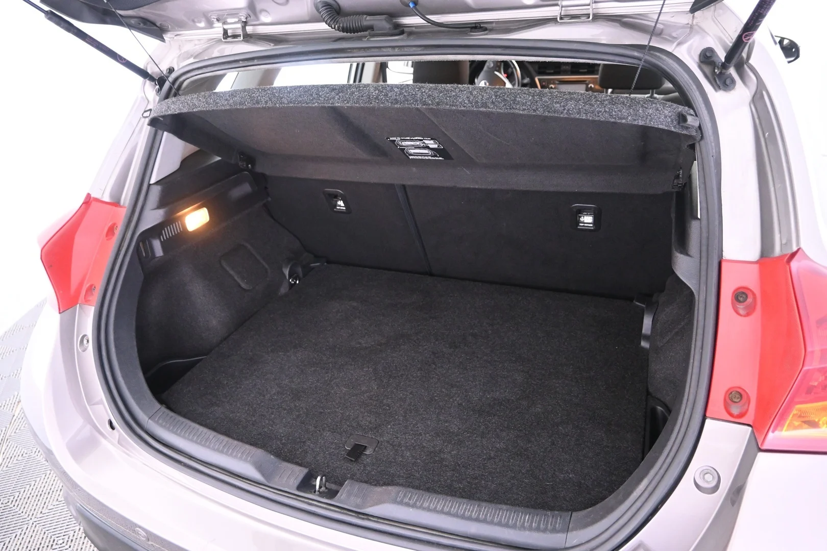 Car Image - Plq1VAdoTmQF0NQ8HYAeH