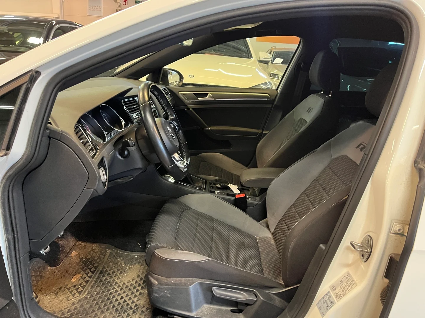 Car Image - NRbtK1w1nVomyBydzH5EP
