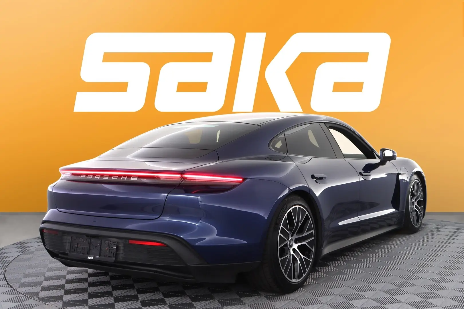 Car Image - 3lQr6uG5JwcCvFZ7Uwqp27