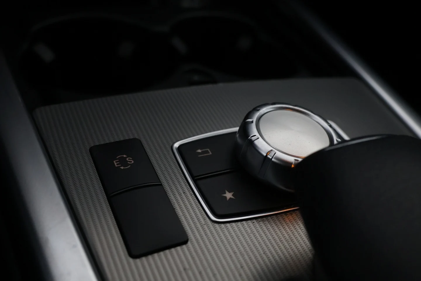 Car Image - 3b4tIwlkBwQRDHNE2WWawf