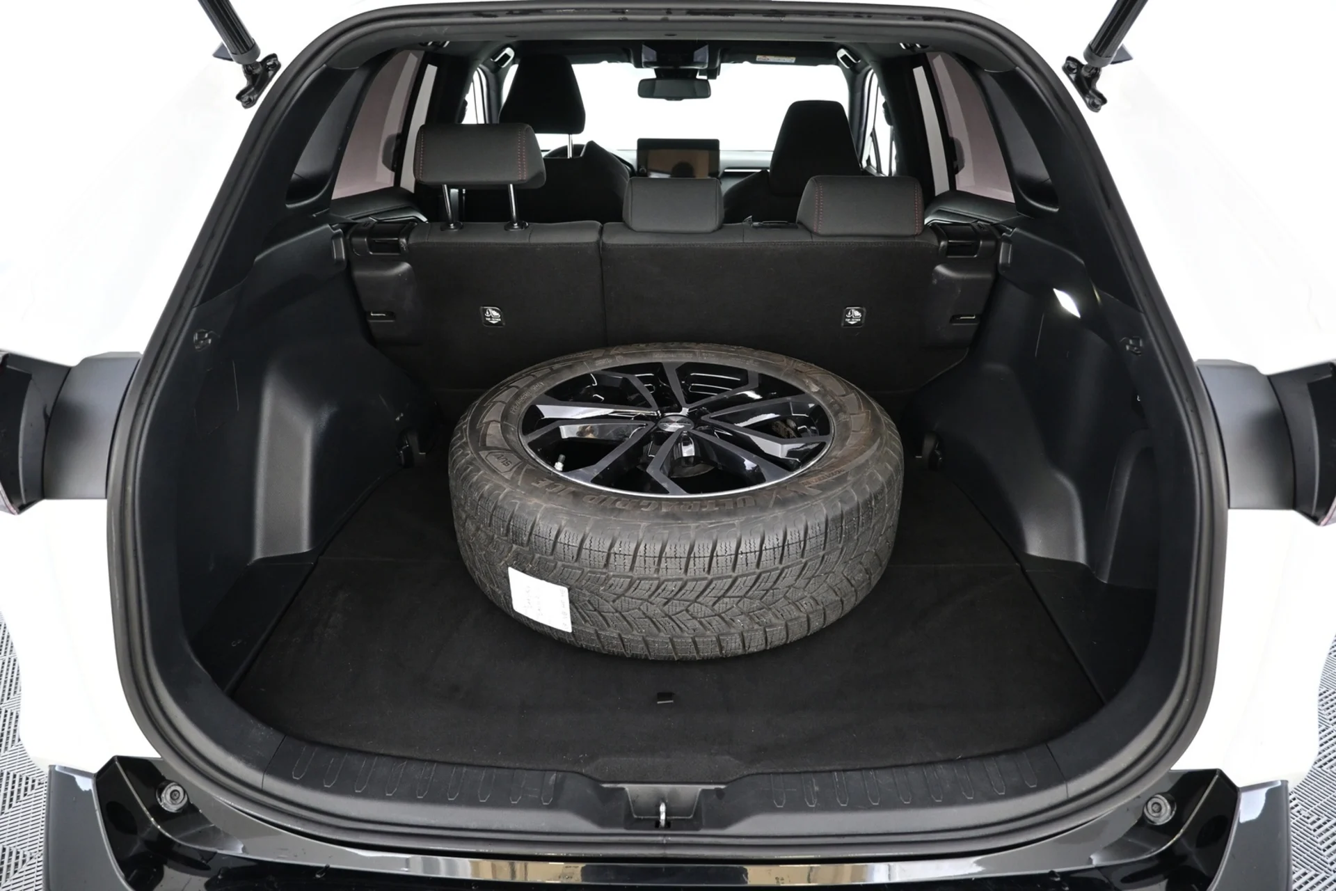 Car Image - 3ntg4DOEGeX5kTWakEG1IT