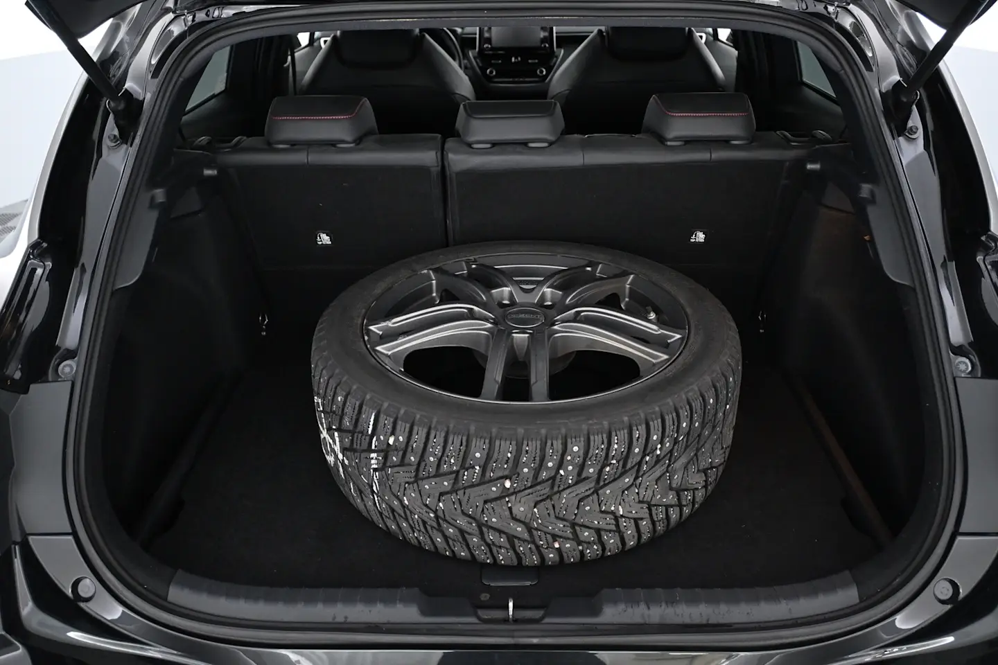 Car Image - 1Vr30HtVO6SFn3jMo4Mguj