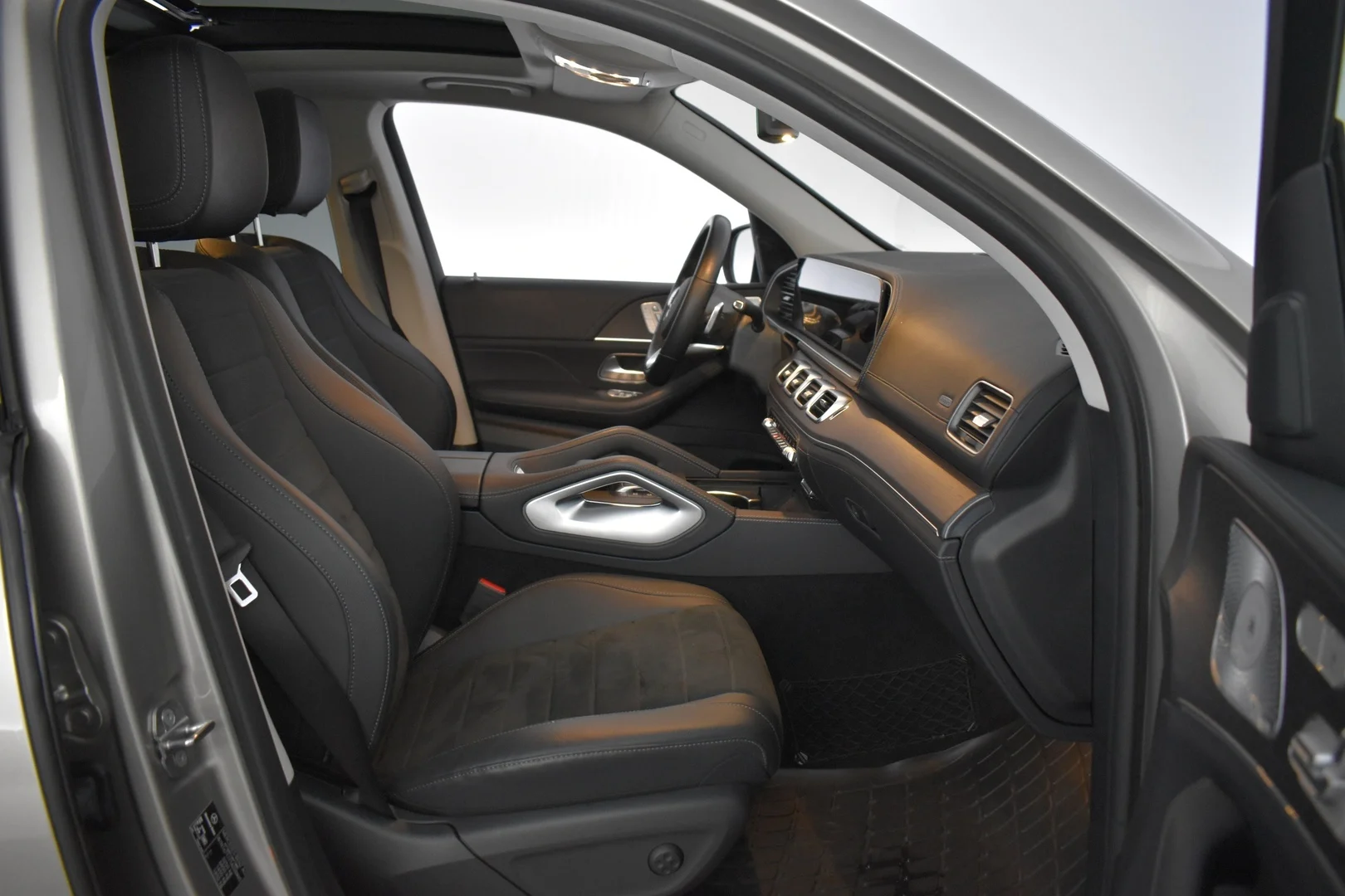 Car Image - OXiKNMPDpvmkc7TQiY8na