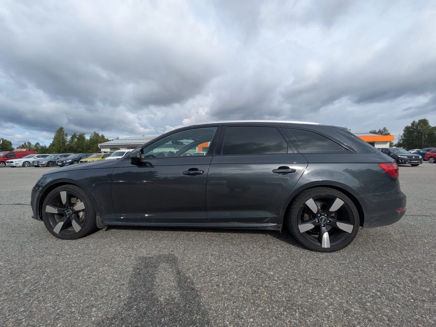 Car Image - 4EHQKX7iCwOX8tT5VdrZjU